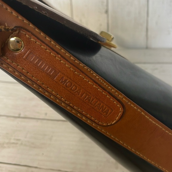 Vintage Moda Italiana Leather Black and Brown Turnlock Crossbody Bucket Bag - Picture 5 of 13